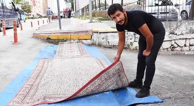 Kanalizasyon kokusuna halı ve brandalı önlem
