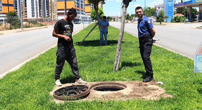 Kanalizasyonda hırsızlık şüphelisi aradılar