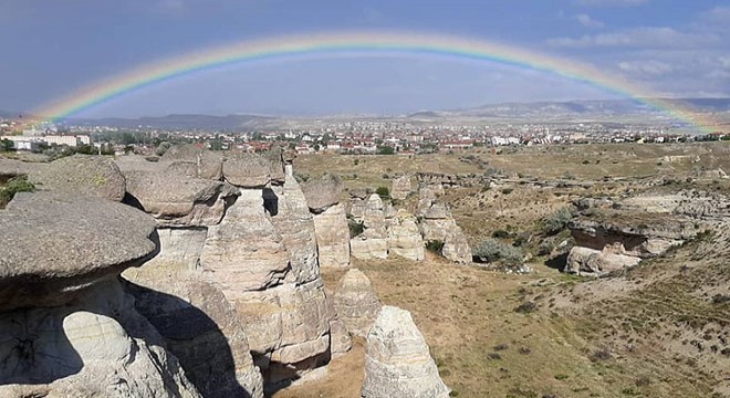Kapadokya’da gökkuşağı güzelliği