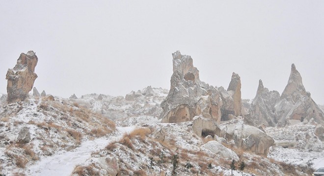 Kapadokya beyaza büründü