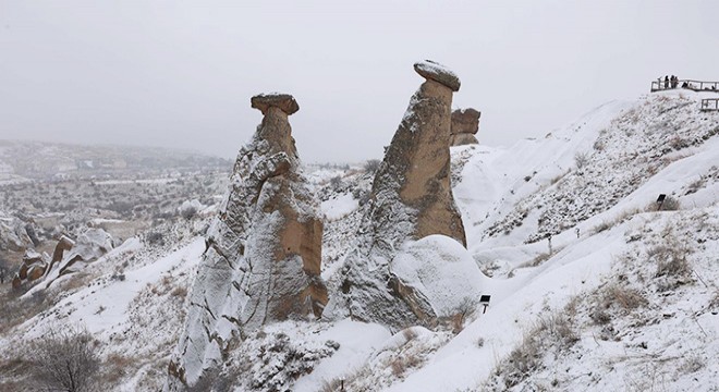 Kapadokya kar yağışı ile beyaza büründü