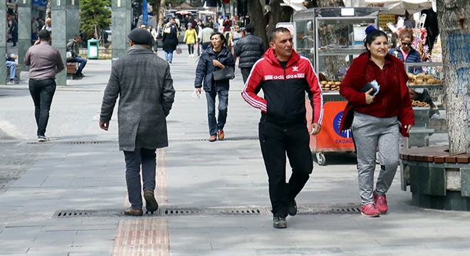 Kapalı Yol'da 'sosyal mesafe' yok