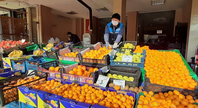 Kapanan kıraathanesini manava çevirdi