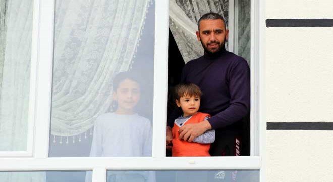 Kapıcı koronavirüse yakalandı, apartman karantinaya alındı