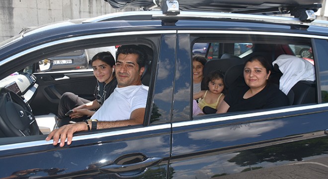 Kapıkule'den 400 bin gurbetçi ana vatana geldi
