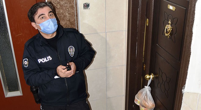 Kapıya bırakılan yemekler alınmayınca polis harekete geçti
