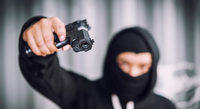 Kar maskesiyle tatlıcıya gelip, çalışanı vurdu