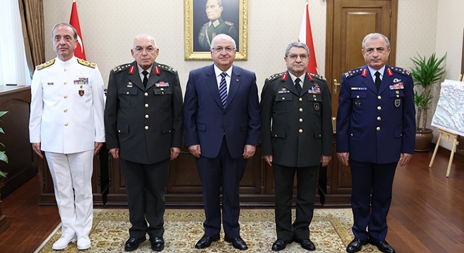 Kara Kuvvetleri Komutanlığı'nda devir-teslim