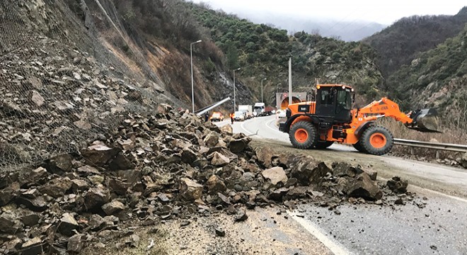 Karabük- Zonguldak yolunda heyelan