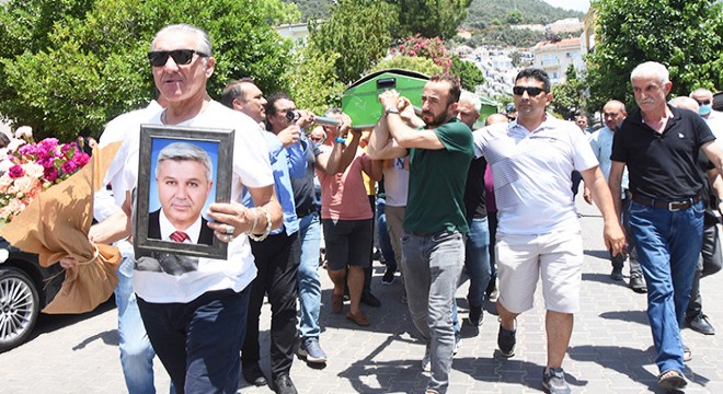 Karacan son yolculuğuna uğurlandı