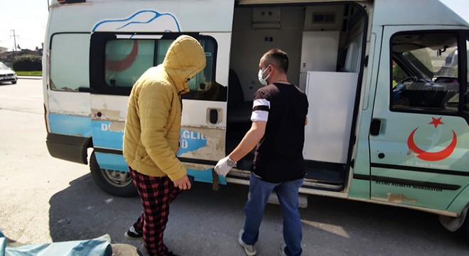 Karantinada olması gerekirken otomobille gezerken yakalandı