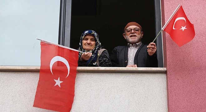 Karantinadaki vatandaşlar, mehter takımıyla coştu