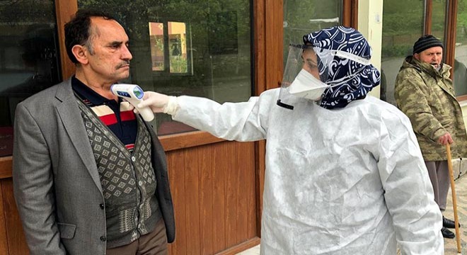 Karantinanın sona erdiği köyde tedbirler sürüyor
