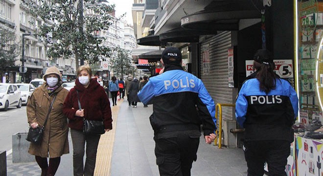 Karantinayı ihlal etti, alışverişte yakalandı