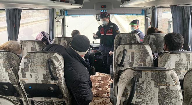 Karantinayı ihlal etti, yolcu otobüsünde yakalandı