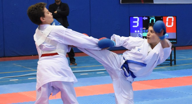 Karate grup maçları sonuçlandı