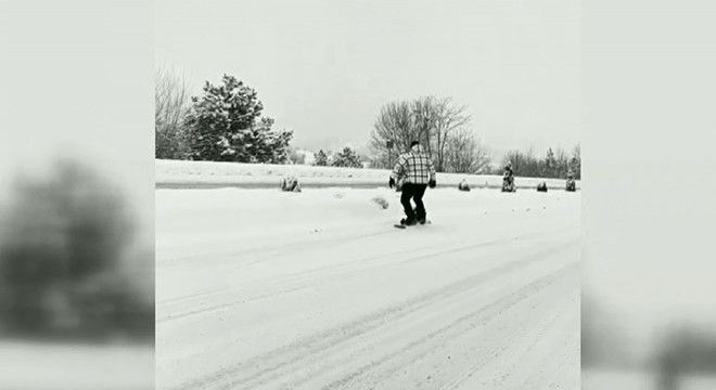 Karayolunda snowboard heyecanı