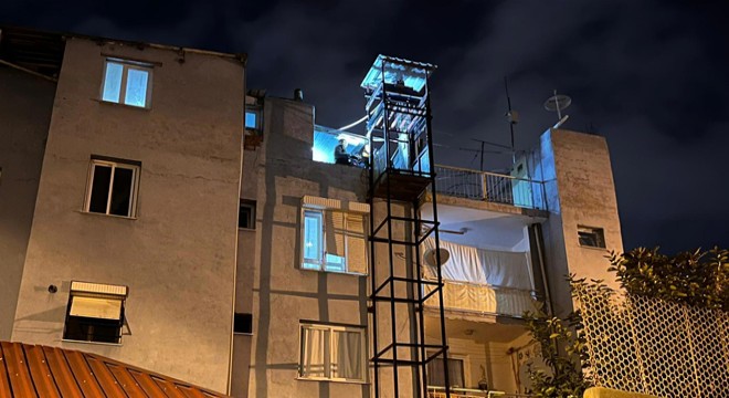 Kardeşi için yaptırdığı asansör sonu oldu