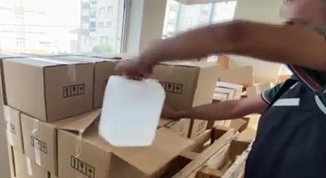 Kargo firmasının deposuna sahte alkol baskını