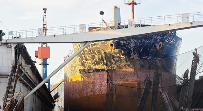 Kargo gemisinde yangın: 25 ölü