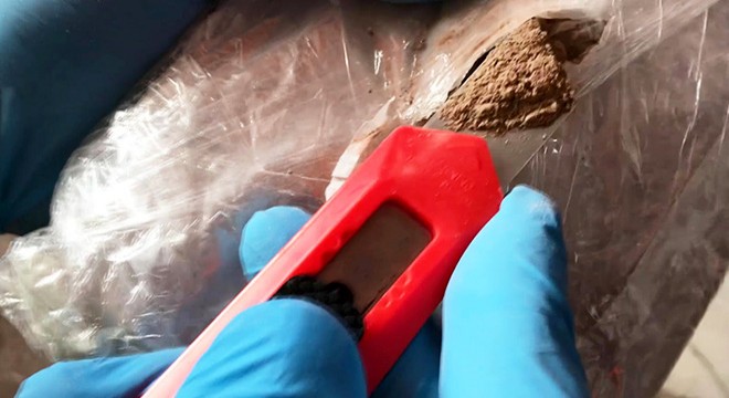 Kargo ile gönderilen yardım kolisinden eroin çıktı