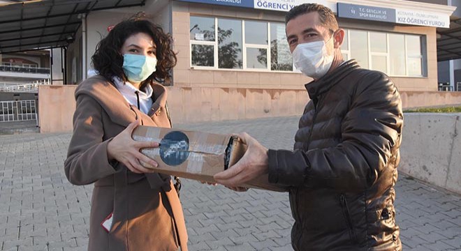 Kargo takip numarasını öğrenip 13 bin TL'lik bilgisayarı çaldılar