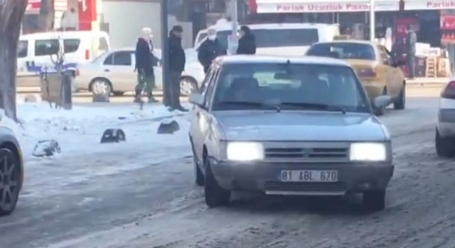 Karla kaplı yolda drift atan sürücüye ceza