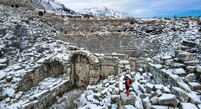 Karla kaplı Sagalassos un havadan görüntüsü hayran bıraktı