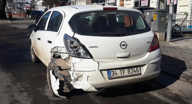 Karne kutlamasına giderken kaza yaptılar: 2 si öğrenci, 3 yaralı