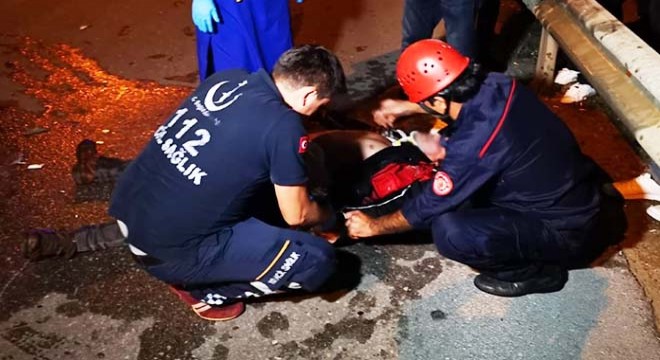 Karşı şeritteki kazaya bakan sürücü kazaya neden oldu