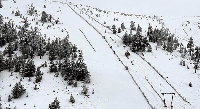 Kartalkaya'da kar etkili oluyor