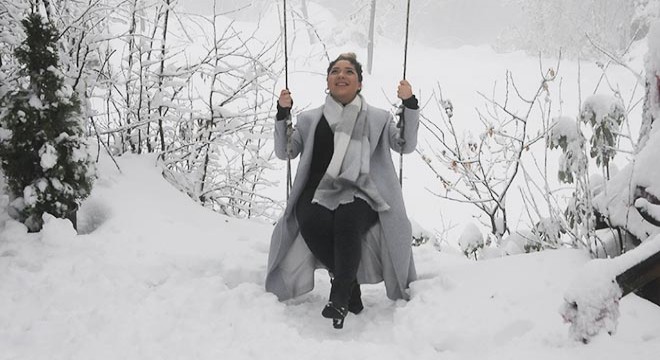 Kartepe'de tatilcilerin kar eğlencesi