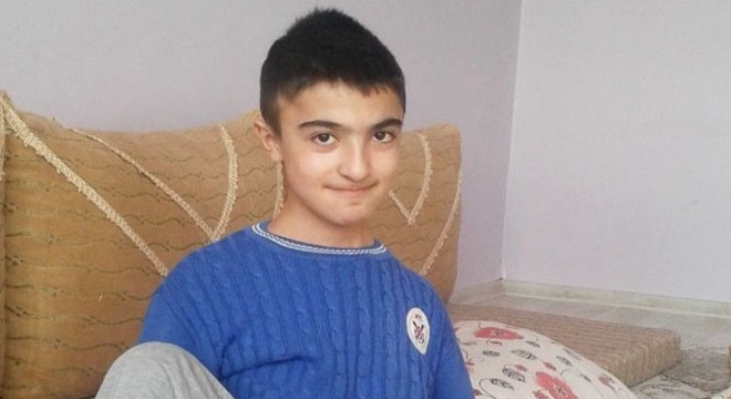 Kas hastası kardeşlerden biri öldü, diğer ikisi hayata tutunmaya çalışıyor