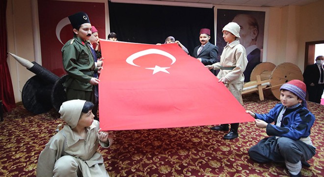 Kaş'ta İstiklal Marşı'nın kabulünün 101'inci yılına tören