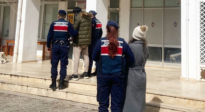 Kaş'ta aranan 2 şüpheli yakalandı
