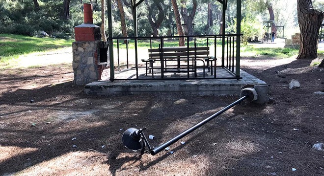 Kaş'ta bir park tahrip edildi