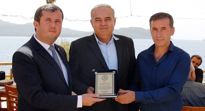 Kaş'ta esnafa vefa plaketi