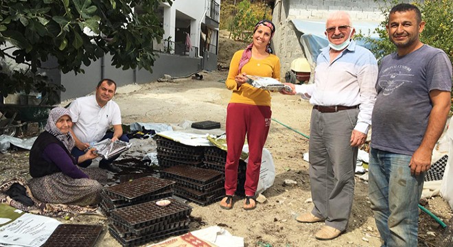 Kaş'ta kadın çiftçilere hediye