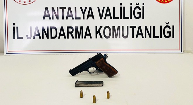Kaş'ta ruhsatsız tabanca ele geçirildi