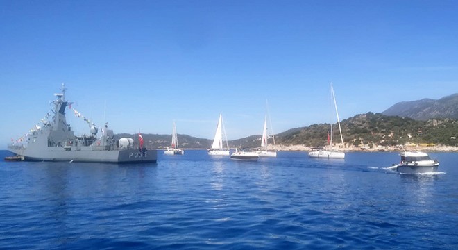 Kaş'ta yatlarla denizde 19 Mayıs kutlaması