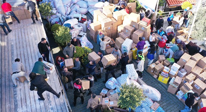 Kaş'tan 9 yardım TIR'ı dualarla uğurlandı