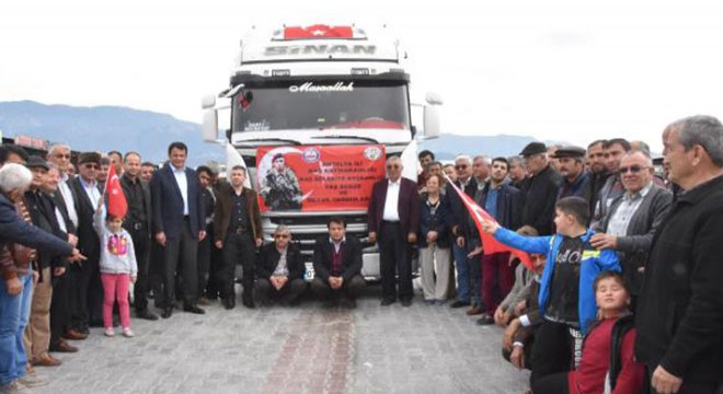 Kaş'tan Mehmetçiğe sebze ve meyve