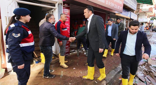 Kaş Belediyesi nden Kumluca ya yardım eli