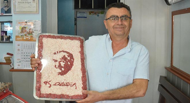 Kasap, et ve kıymadan Atatürk portresi yaptı