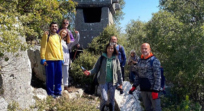 Kaşlı gönüllüler Likya Yolu'nu temizledi