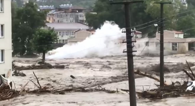 Kastamonu da şiddetli yağış sele neden oldu