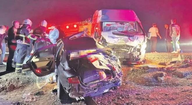 Katliam gibi kaza: 4 ölü, 13 yaralı