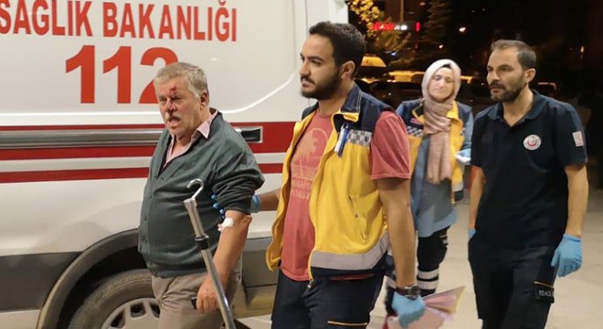 Kavga ettiği ağabeyini süpürge sapıyla yaraladı