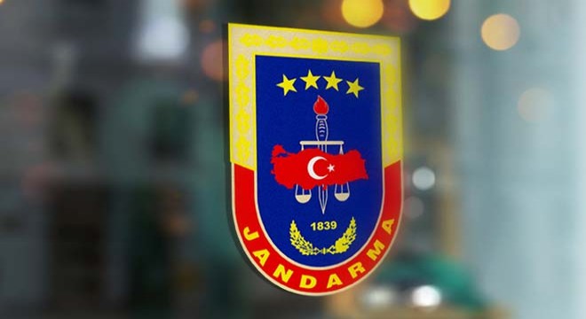 Kavgayı ayırmak isteyen jandarma yaralandı