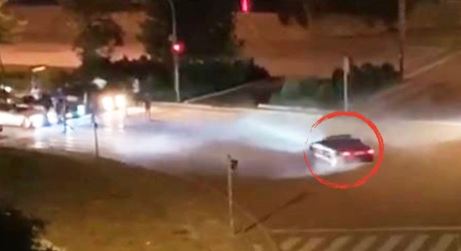 Kavşakta 'drift' yapan iki sürücü kamerada